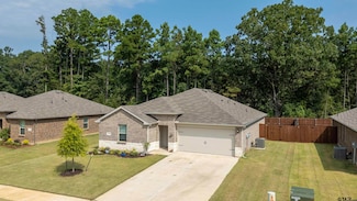 603 E River Oaks Ln, Chandler, TX 75758