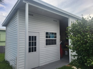 2413 Parrot Ct, Lake Wales, FL 33859