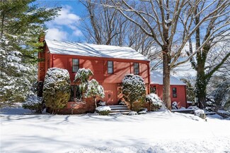 520 Country View Dr, Warwick, RI 02886