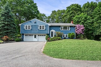 5 Cedar St, North Reading, MA 01864