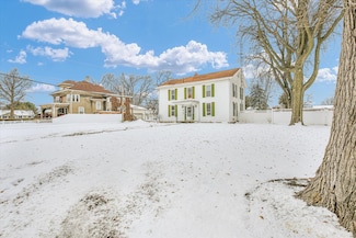 110 E Barker St, Tuscola, IL 61953