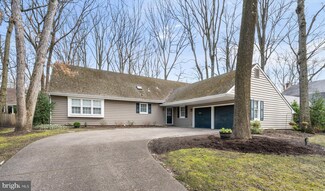 111 Weston Dr, Cherry Hill, NJ 08003