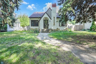 1317 4th St N, Fargo, ND 58102