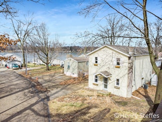 1355 Middle Ln, Battle Creek, MI 49014