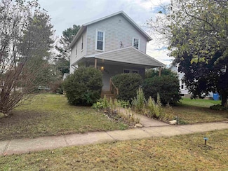 802 K Ave, Grundy Center, IA 50638