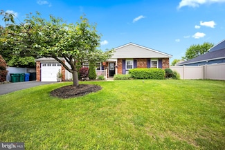 519 Fairhurst Rd, Fairless Hills, PA 19030