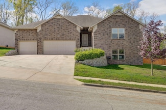 1310 W Millpond Dr, Ozark, MO 65721