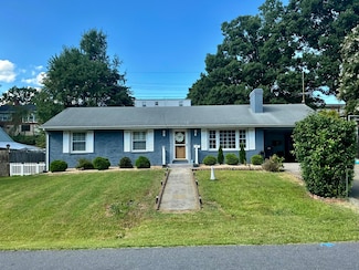 3325 Fleetwood Ave SW, Roanoke, VA 24015