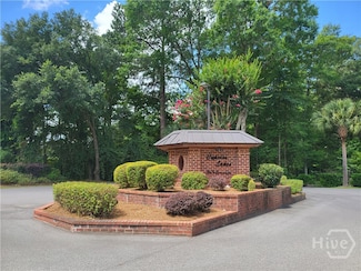 208 Cypress Lake Dr, Bloomingdale, GA 31302