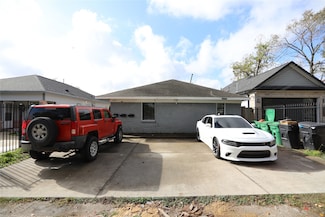 3232 Berry St, Houston, TX 77004