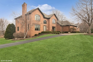 18 Mulberry Dr, Hawthorn Woods, IL 60047