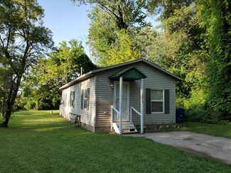 1079 Hall St, Benton Harbor, MI 49022