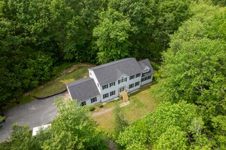 10 Ella Woods Dr, Kittery, ME 03904