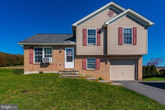 3810 Mountain Shadow Cir, Fayetteville, PA 17222