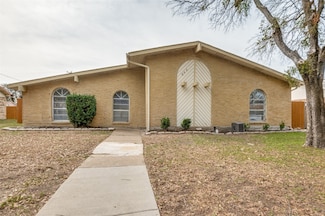 849 Timberdale St, Grand Prairie, TX 75052
