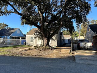7815 Harding St, Houston, TX 77012