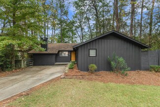 1911 Ridgeway Ln, Hattiesburg, MS 39401