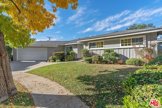 22563 Tiara St, Woodland Hills, CA 91367