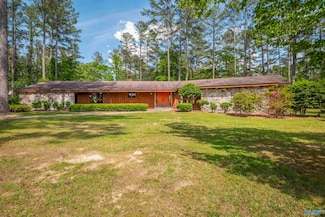 286 Griffith St, Centre, AL 35960