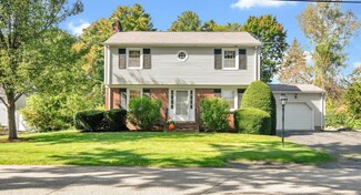 11 Tobey St, Hampton, NH 03842
