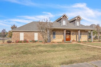 201 Turtle Ln, Brandon, MS 39047