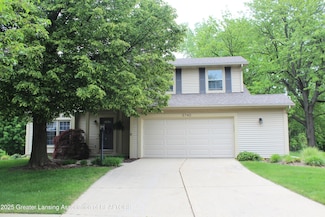 5740 Bearcreek Dr, Lansing, MI 48917