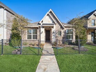314 Park Dr, Euless, TX 76040