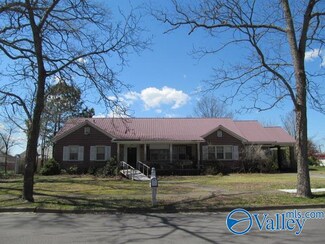 208 Glover St, Albertville, AL 35950