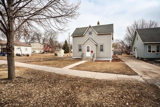 915 S Union Ave, Fergus Falls, MN 56537