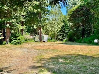 511 Fernwood Ln, Crescent City, CA 95531
