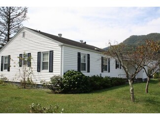 305 Church St, Hampton, TN 37658