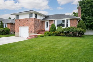 69 Gate Ln, Levittown, NY 11756