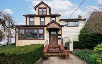 23 Park Ave, Oyster Bay, NY 11771