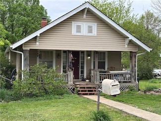 12418 3rd St, Grandview, MO 64030