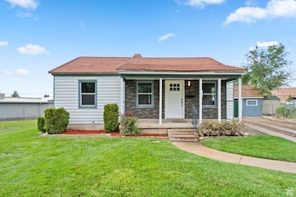 37 N Lakeview Dr, Clearfield, UT 84015