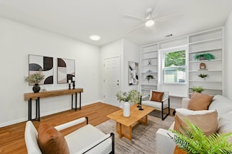 5913 Red Bud Ridge Ln, Austin, TX 78744