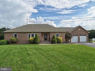 4205 Rolling Knolls Ct, Mount Airy, MD 21771