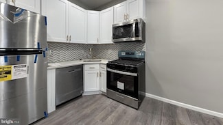 1433 S 32nd St, Philadelphia, PA 19146