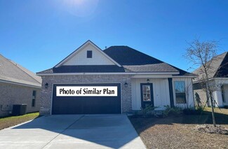 45 Hydrangea Blvd, Freeport, FL 32439