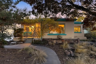 518 Green Valley Rd NW, Los Ranchos, NM 87107