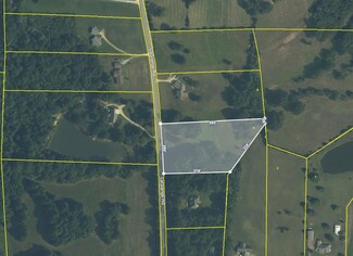 9 Lagrange Rd, Somerville, TN 38068