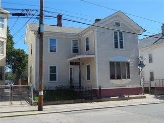 129 Waverly St, Providence, RI 02907