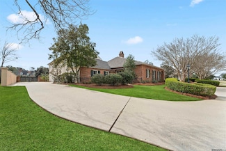7028 Woodstock Dr, Baton Rouge, LA 70809