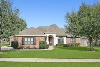 236 Grand Oaks Dr, Madisonville, LA 70447