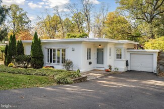 8320 Macarthur Rd, Glenside, PA 19038