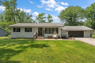 152 Bogata Ave, Valparaiso, IN 46385