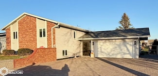 1513 2nd St SW, Clarion, IA 50525