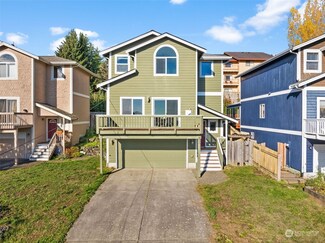 404 E 31st St, Bremerton, WA 98310