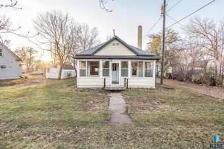 621 Montana St, Centerville, SD 57014