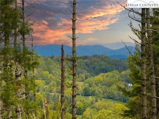WR53 Clouds Rest Dr, Banner Elk, NC 28604